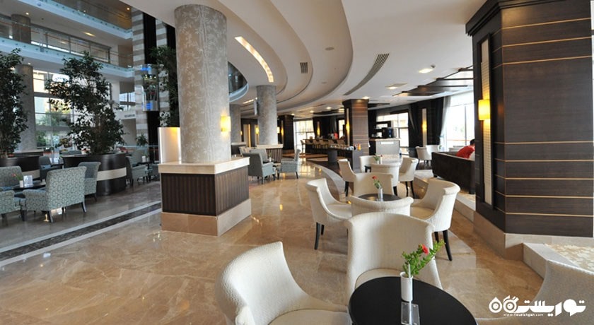 لابی بار  هتل لئودیکیا های کلاس